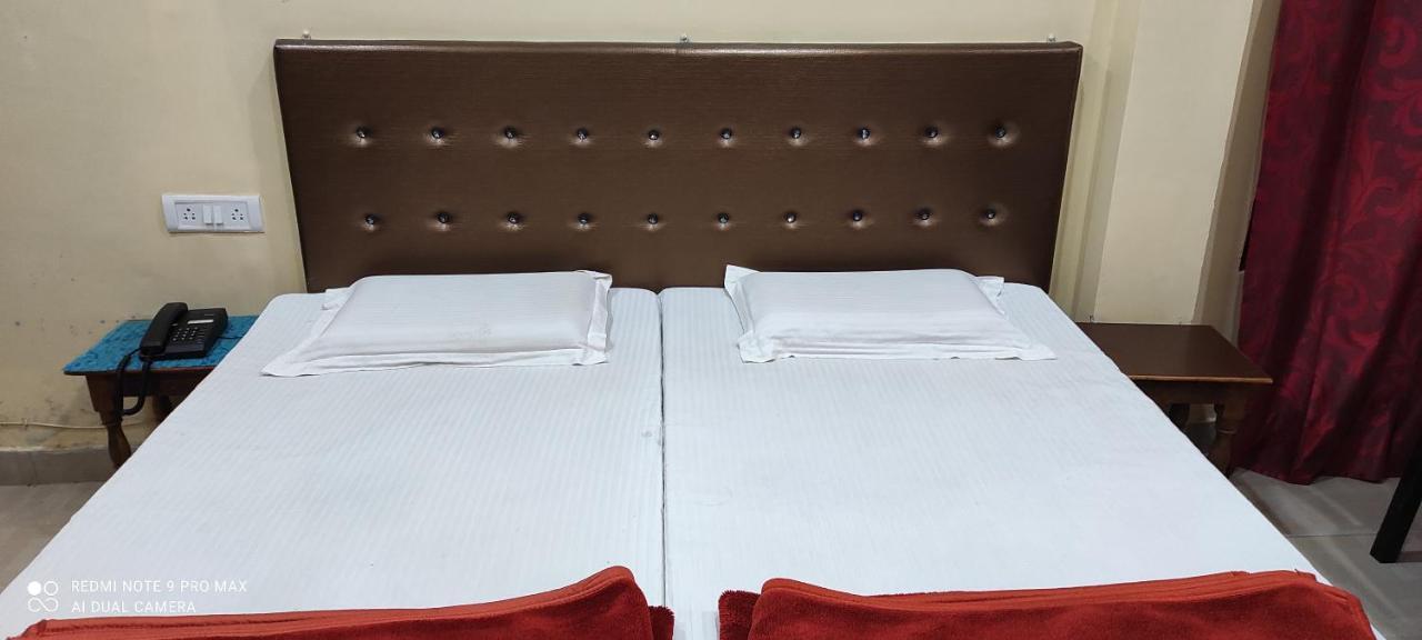 Hotel Avadh Balrāmpur Екстериор снимка