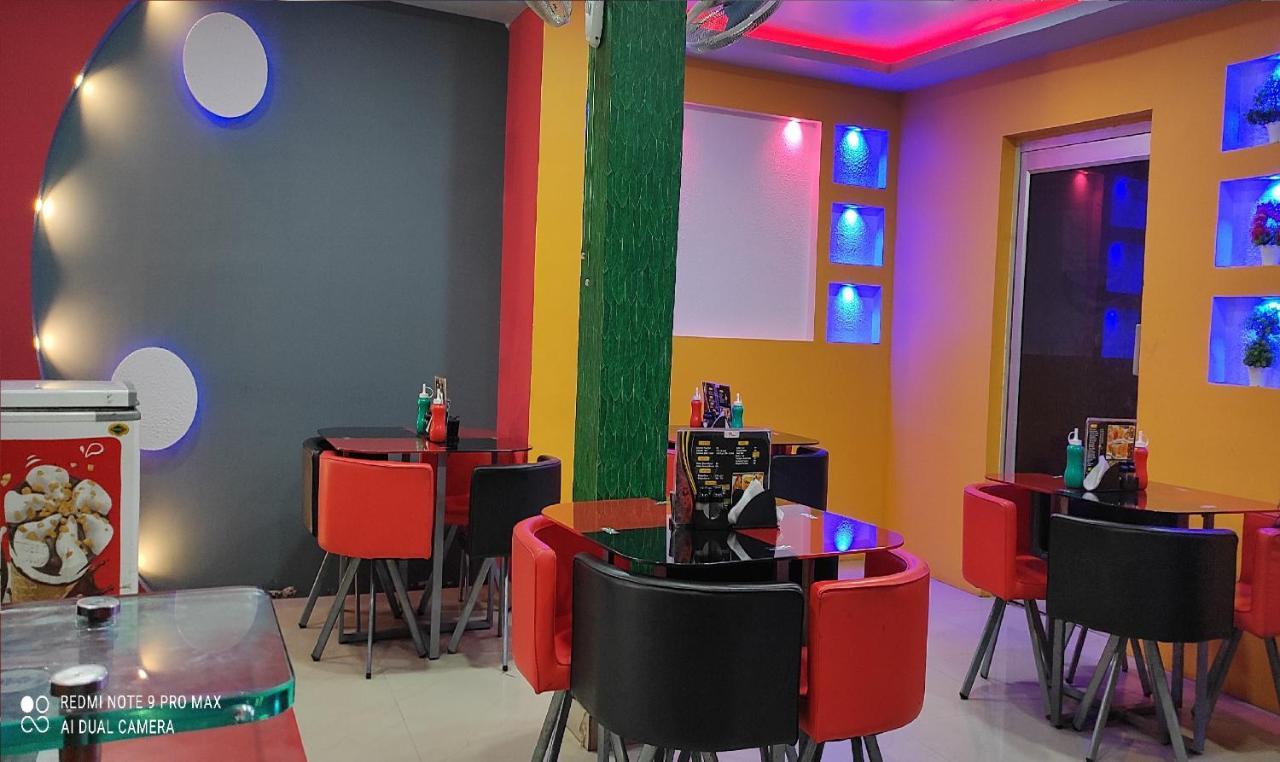 Hotel Avadh Balrāmpur Екстериор снимка